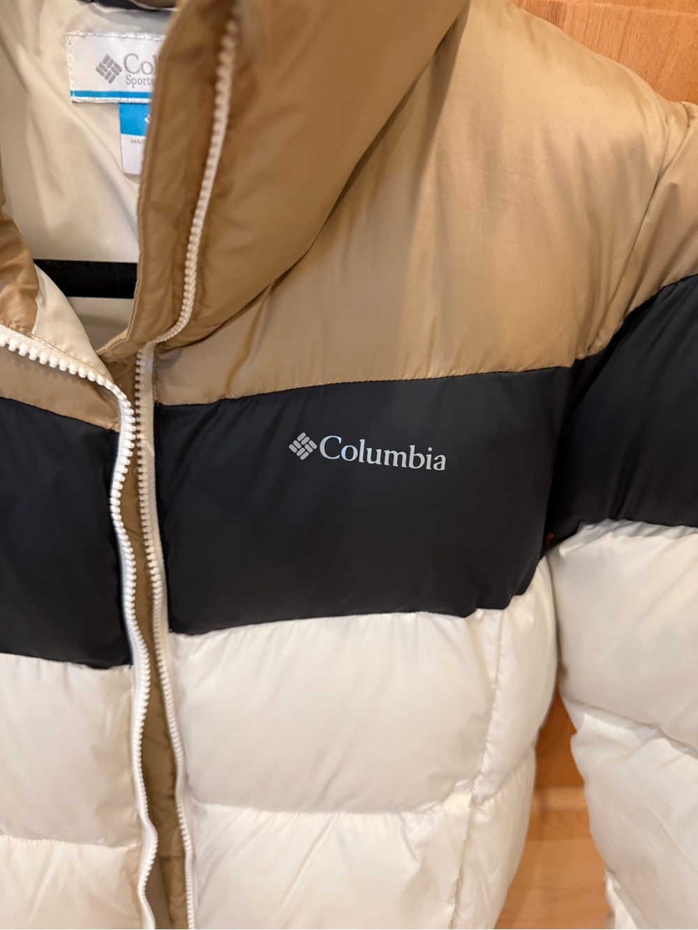 Columbia Women’s Colorblock Puffer Jacket - White, Black & Tan - Picture 3 of 3